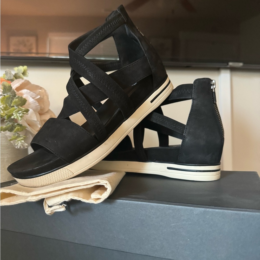 Eileen Fisher Skill-Nu Sandal